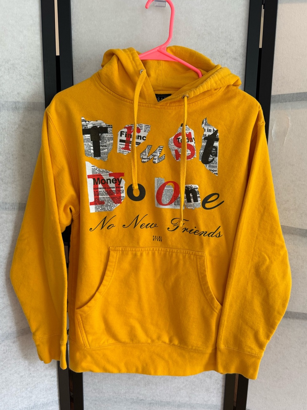 Point Blank Trust No One Ransom Note Hoodie Mustard Yellow Small USA